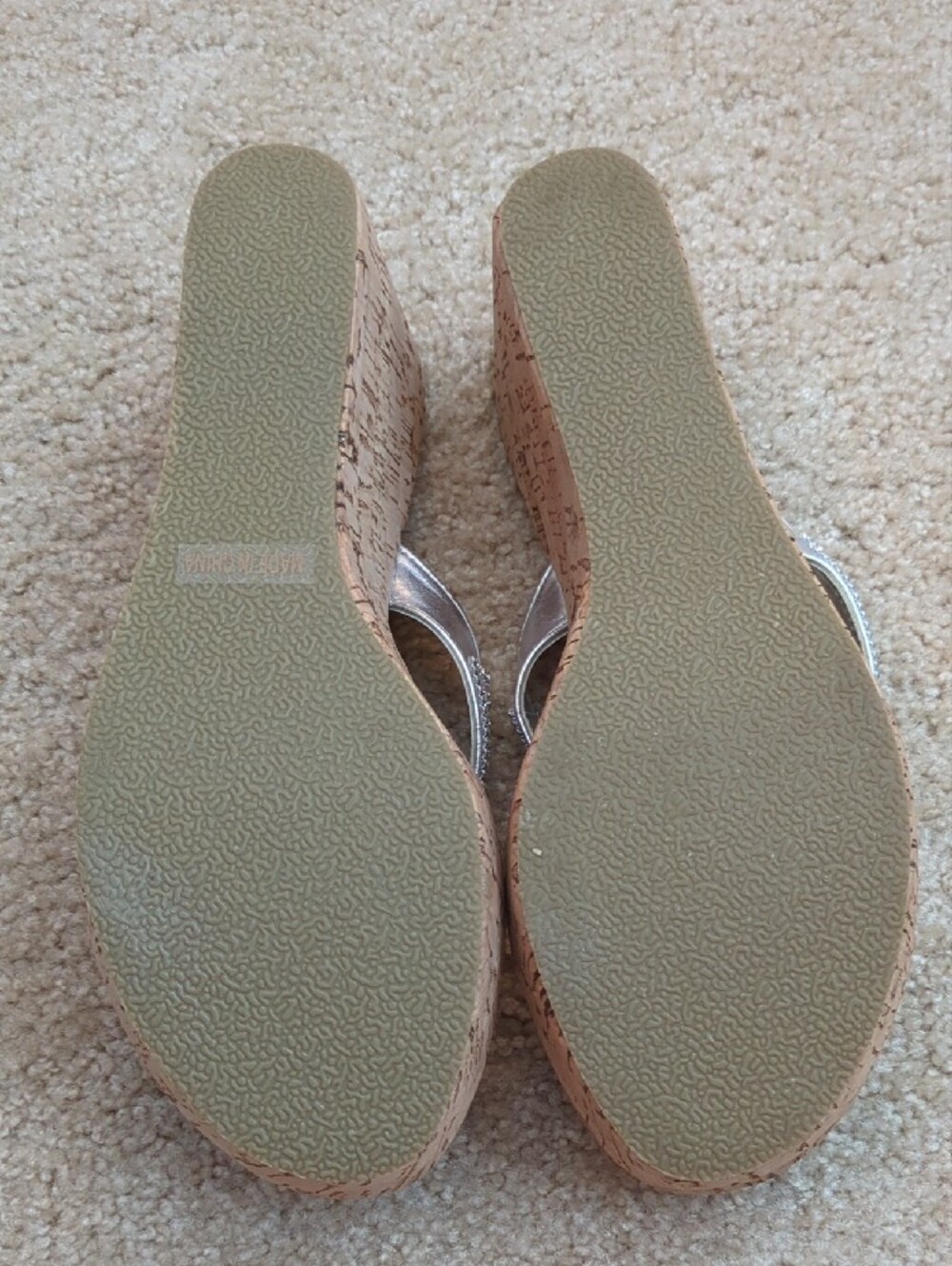 NWOB Silver Rhinestone Wedge Flip-Flops - Picture 7 of 7
